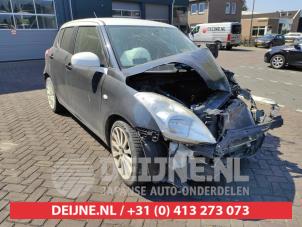 Suzuki Swift Aandrijfas links-voor O589120 Donorvoertuig