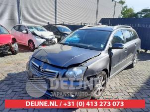 Toyota Avensis Engine management computer O562877 Donor vehicle