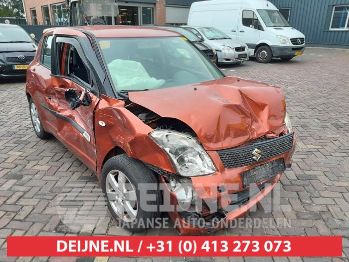 Suzuki Swift Sonnenblende O566049 Spenderfahrzeug