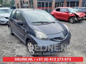 Toyota Aygo Portiergreep 2Deurs links O585757 Donorvoertuig