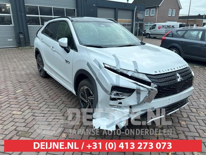 Mitsubishi Eclipse Cross 2.4 16V PHEV 4x4 Sloopvoertuig (2023, Wit)