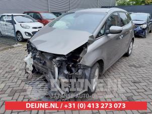 Kia Carens 13-