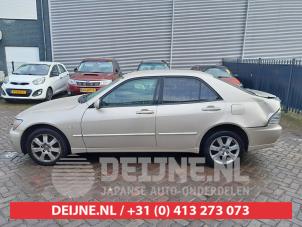 Lexus IS 99-