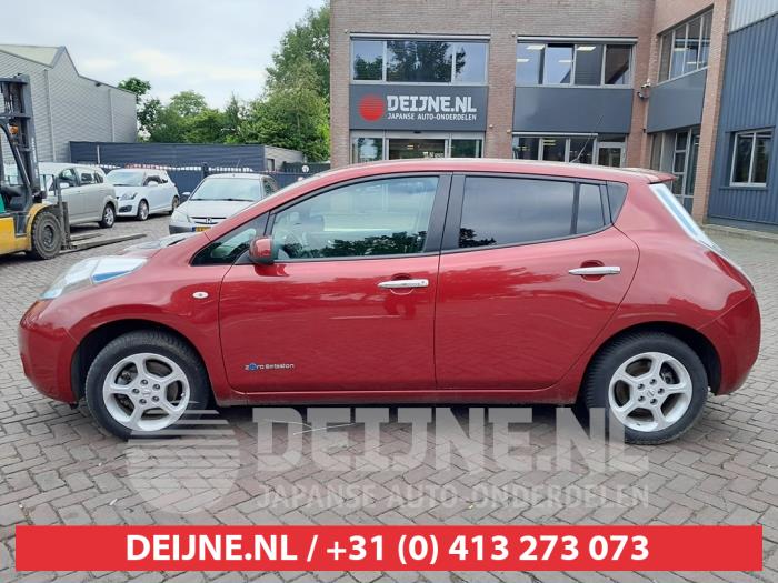 Nissan Leaf Leaf Sloopvoertuig (2016, Rood)
