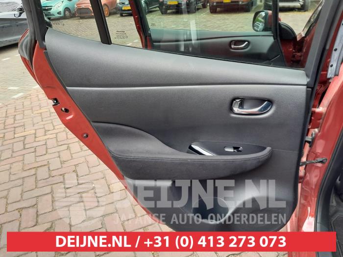 Nissan Leaf Leaf Sloopvoertuig (2016, Rood)