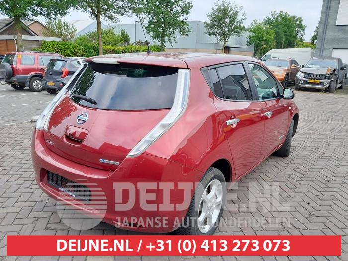 Nissan Leaf Leaf Sloopvoertuig (2016, Rood)