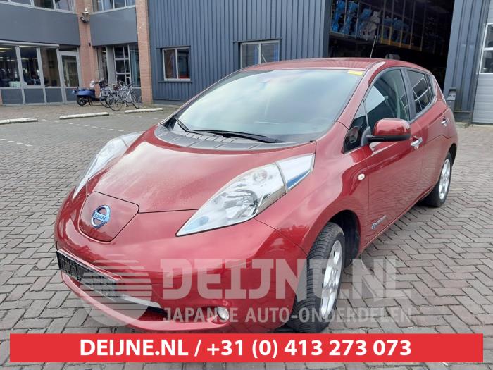 Nissan Leaf Leaf Sloopvoertuig (2016, Rood)