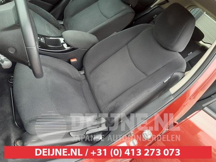 Nissan Leaf Leaf Sloopvoertuig (2016, Rood)