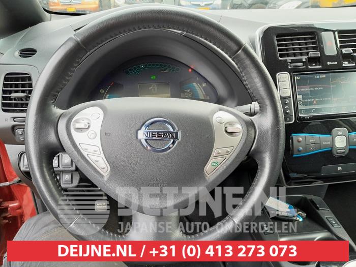 Nissan Leaf Leaf Sloopvoertuig (2016, Rood)