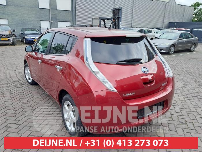 Nissan Leaf Leaf Sloopvoertuig (2016, Rood)