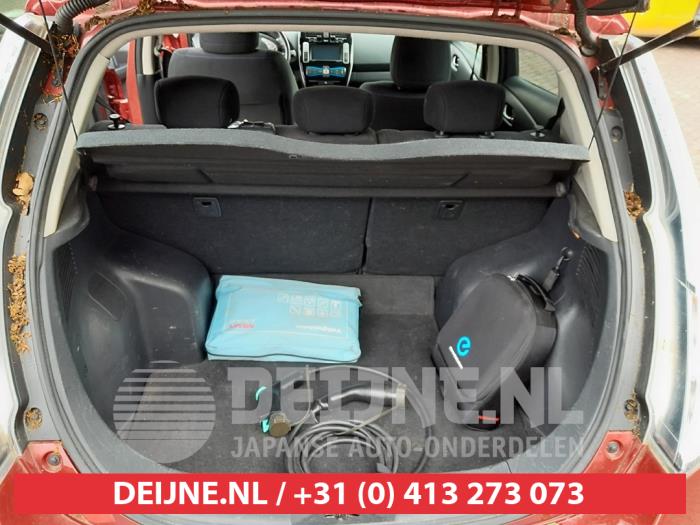 Nissan Leaf Leaf Sloopvoertuig (2016, Rood)