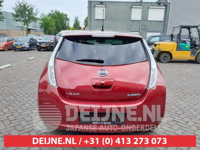 Nissan Leaf Leaf Sloopvoertuig (2016, Rood)