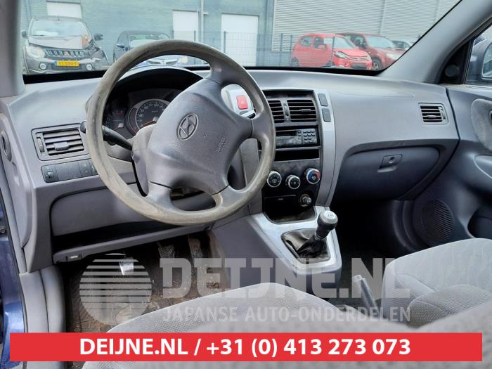 Hyundai Tucson 2.0 16V CVVT 4x2 Sloopvoertuig (2005, Blauw)