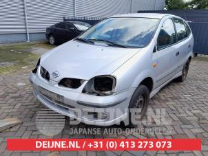 Nissan Almera Tino 01-