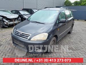 Toyota Avensis Verso 01-