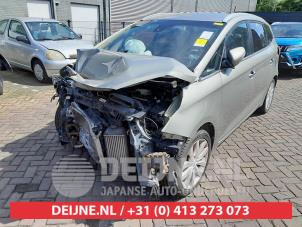 Kia Carens 13-