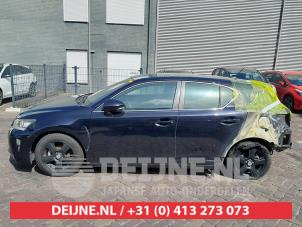 Lexus CT 200h 10-