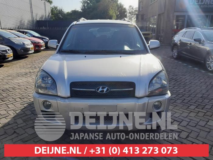 Hyundai Tucson 2.0 CRDi VGT 16V 4x4 Sloopvoertuig (2006, Grijs)