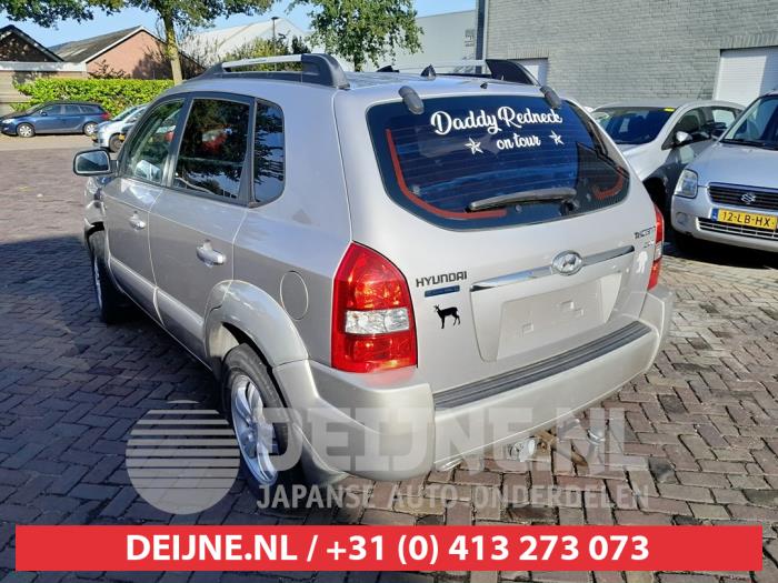 Hyundai Tucson 2.0 CRDi VGT 16V 4x4 Sloopvoertuig (2006, Grijs)