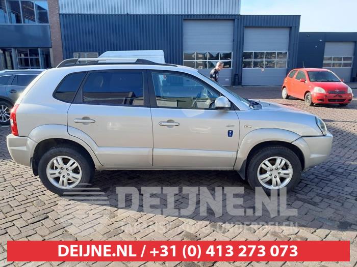 Hyundai Tucson 2.0 CRDi VGT 16V 4x4 Sloopvoertuig (2006, Grijs)