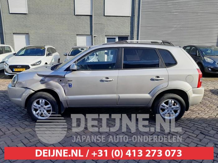 Hyundai Tucson 2.0 CRDi VGT 16V 4x4 Sloopvoertuig (2006, Grijs)