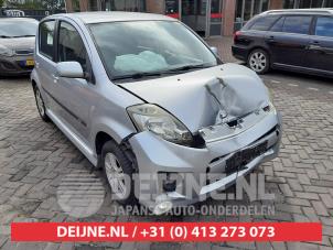 Daihatsu Sirion Stoßdämpferstrebe links vorne O635946 Spenderfahrzeug
