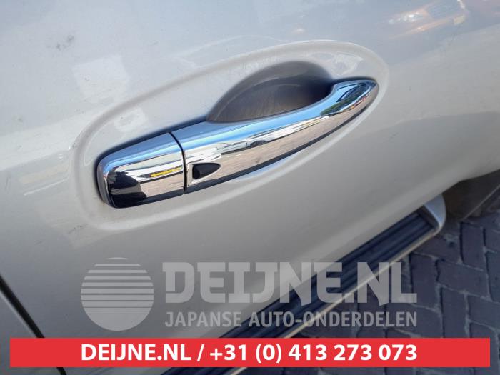 Nissan NP 300 Navara 2.3 dCi 16V 4x4 Sloopvoertuig (2017, Grijs)