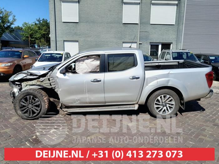 Nissan NP 300 Navara 2.3 dCi 16V 4x4 Sloopvoertuig (2017, Grijs)