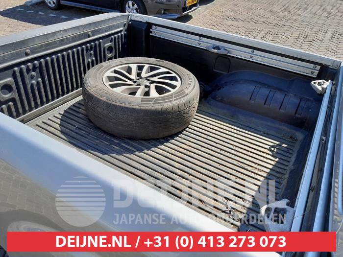 Nissan NP 300 Navara 2.3 dCi 16V 4x4 Sloopvoertuig (2017, Grijs)