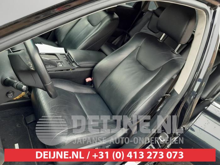 Lexus RX 450h V6 24V VVT-i 4x2 Sloopvoertuig (2010, Donker, Blauw, Paars)