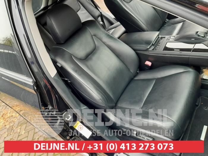 Lexus RX 450h V6 24V VVT-i 4x2 Sloopvoertuig (2010, Donker, Blauw, Paars)