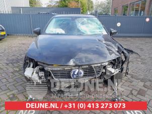 Lexus CT 200h 10-