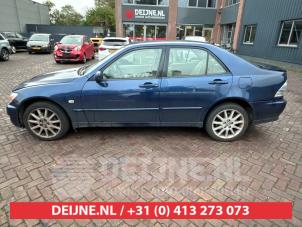Lexus IS 99-