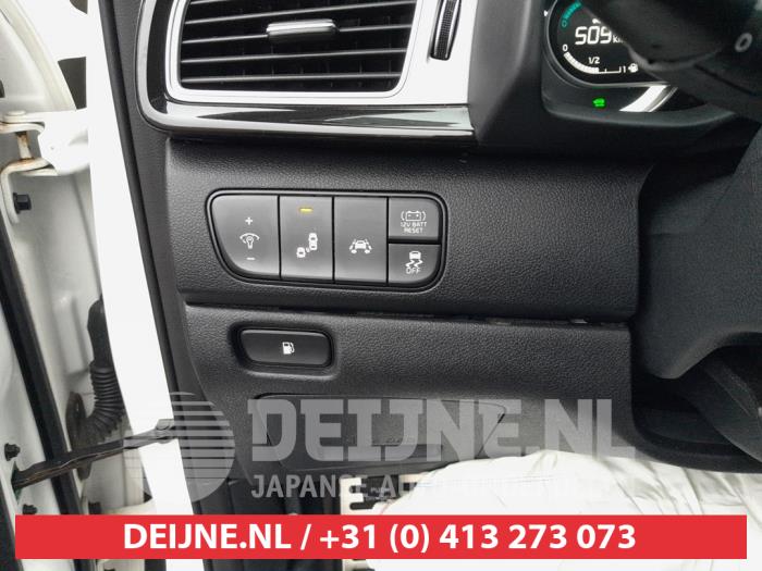 Kia Niro I 1.6 GDI Hybrid Sloopvoertuig (2019, Wit)