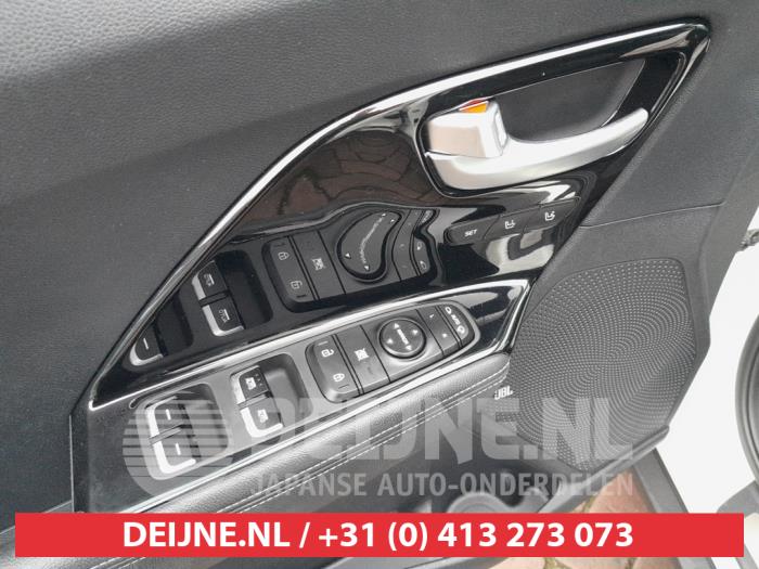 Kia Niro I 1.6 GDI Hybrid Sloopvoertuig (2019, Wit)