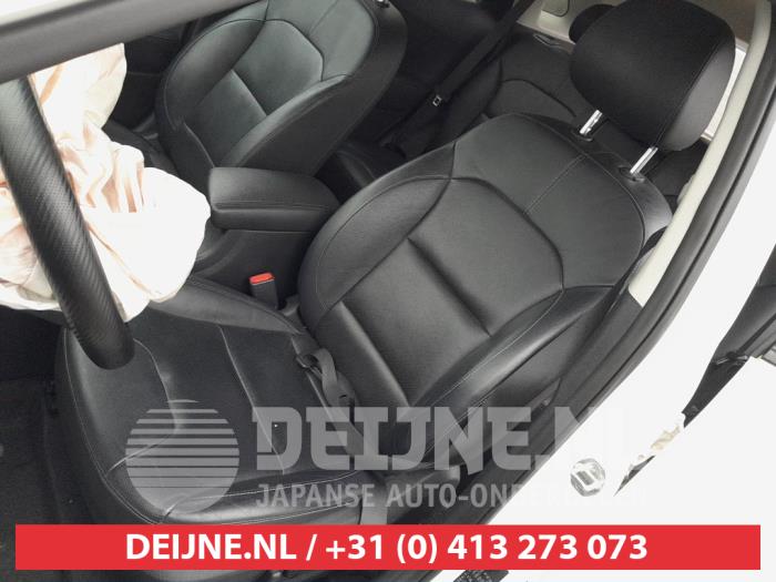 Kia Niro I 1.6 GDI Hybrid Sloopvoertuig (2019, Wit)