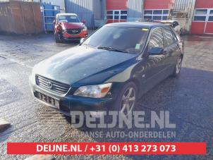 Lexus IS 99-