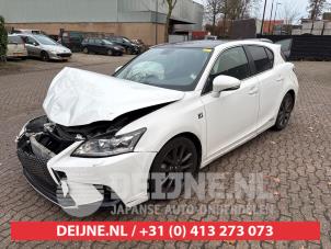 Lexus CT 200h 10-