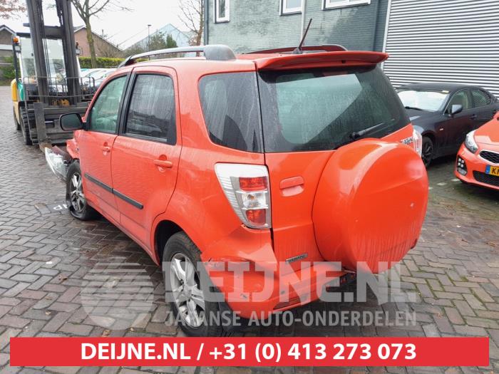 Daihatsu Terios 1.5 16V DVVT 4x2 Euro 4 Sloopvoertuig (2010, Rood)