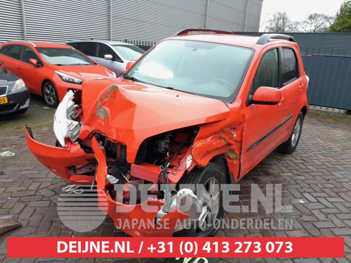 Daihatsu Terios 1.5 16V DVVT 4x2 Euro 4 Sloopvoertuig (2010, Rood)
