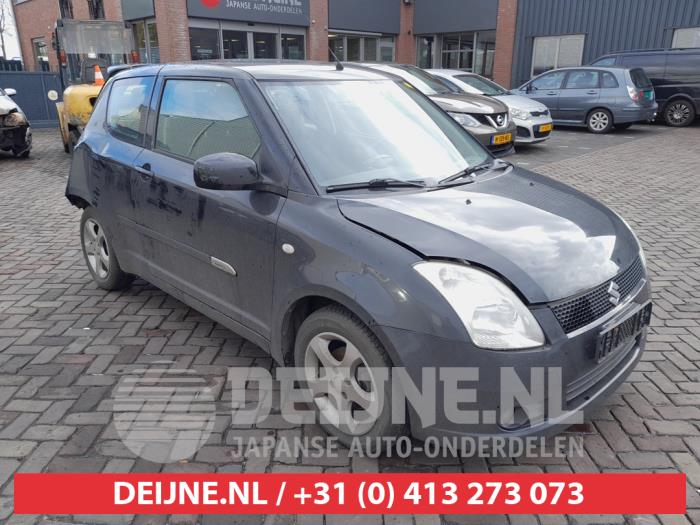 Suzuki Swift Buitenspiegel rechts O648971 Donorvoertuig
