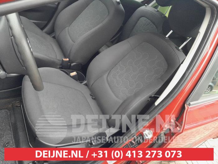 Hyundai i20 1.4i 16V Sloopvoertuig (2009, Rood)