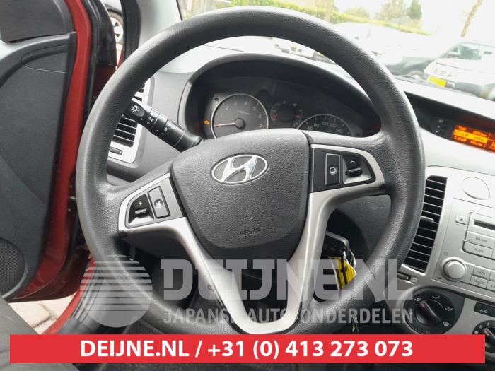 Hyundai i20 1.4i 16V Sloopvoertuig (2009, Rood)