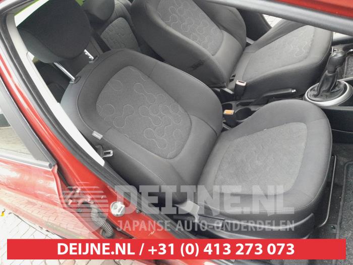Hyundai i20 1.4i 16V Sloopvoertuig (2009, Rood)