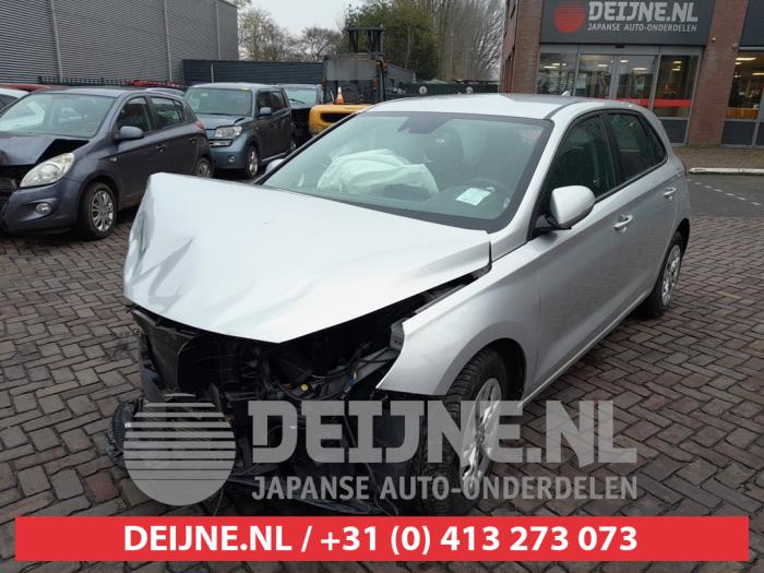 Hyundai i30 1.6 CRDi 16V Sloopvoertuig (2018, Grijs)