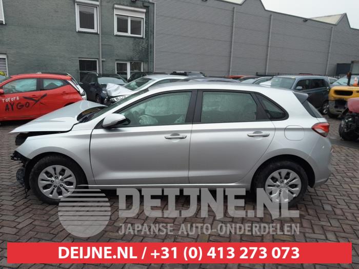 Hyundai i30 1.6 CRDi 16V Sloopvoertuig (2018, Grijs)