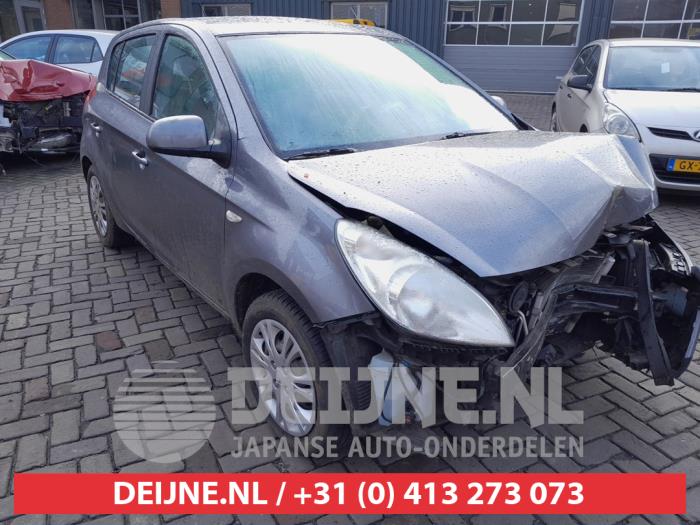 Hyundai I20 Motorkap Scharnier O703873 Donorvoertuig