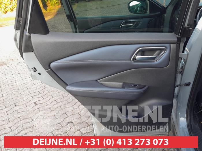 Nissan Qashqai 1.5 VC-T e-Power 16V Sloopvoertuig (2022, Zwart, Grijs)