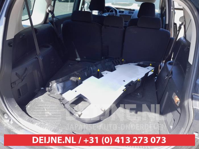 Mazda 5 1.8i 16V Sloopvoertuig (2010, Zwart)