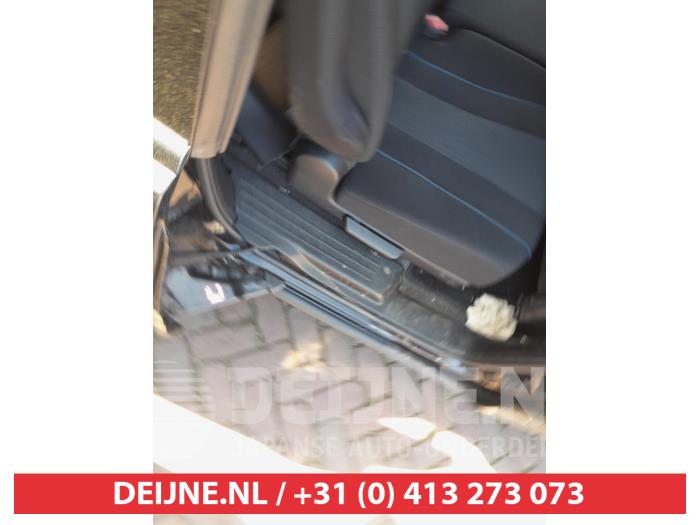 Mazda 5 1.8i 16V Sloopvoertuig (2010, Zwart)